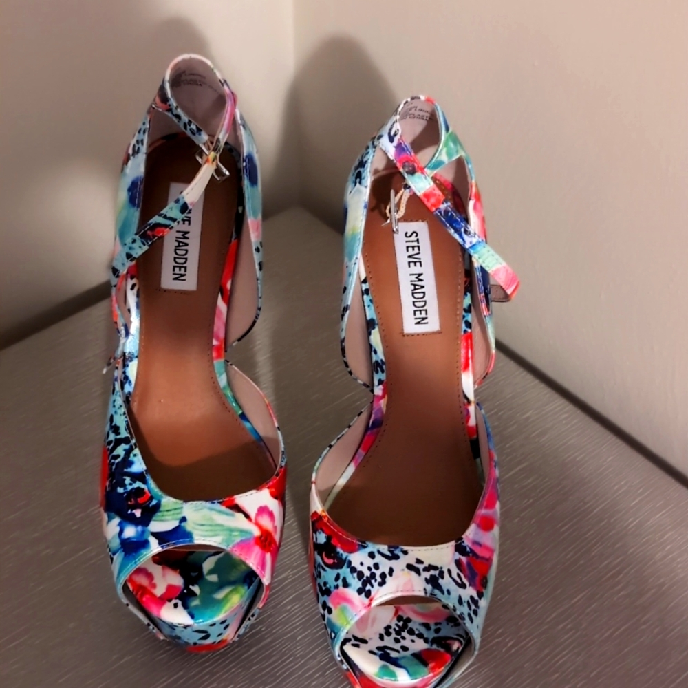 Steve Madden peep toe stilettos